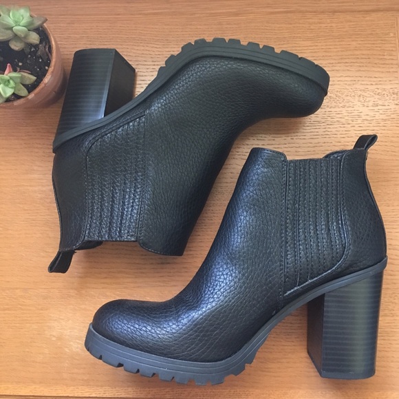 Sam & Libby Shoes - Chunky Black Booties!