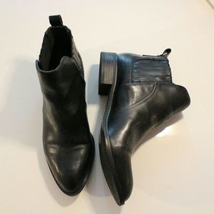 Forever 21 black Chelsea boots