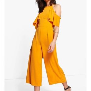 HP🎉🎉 Boohoo Open Shoulder Jumpsuit