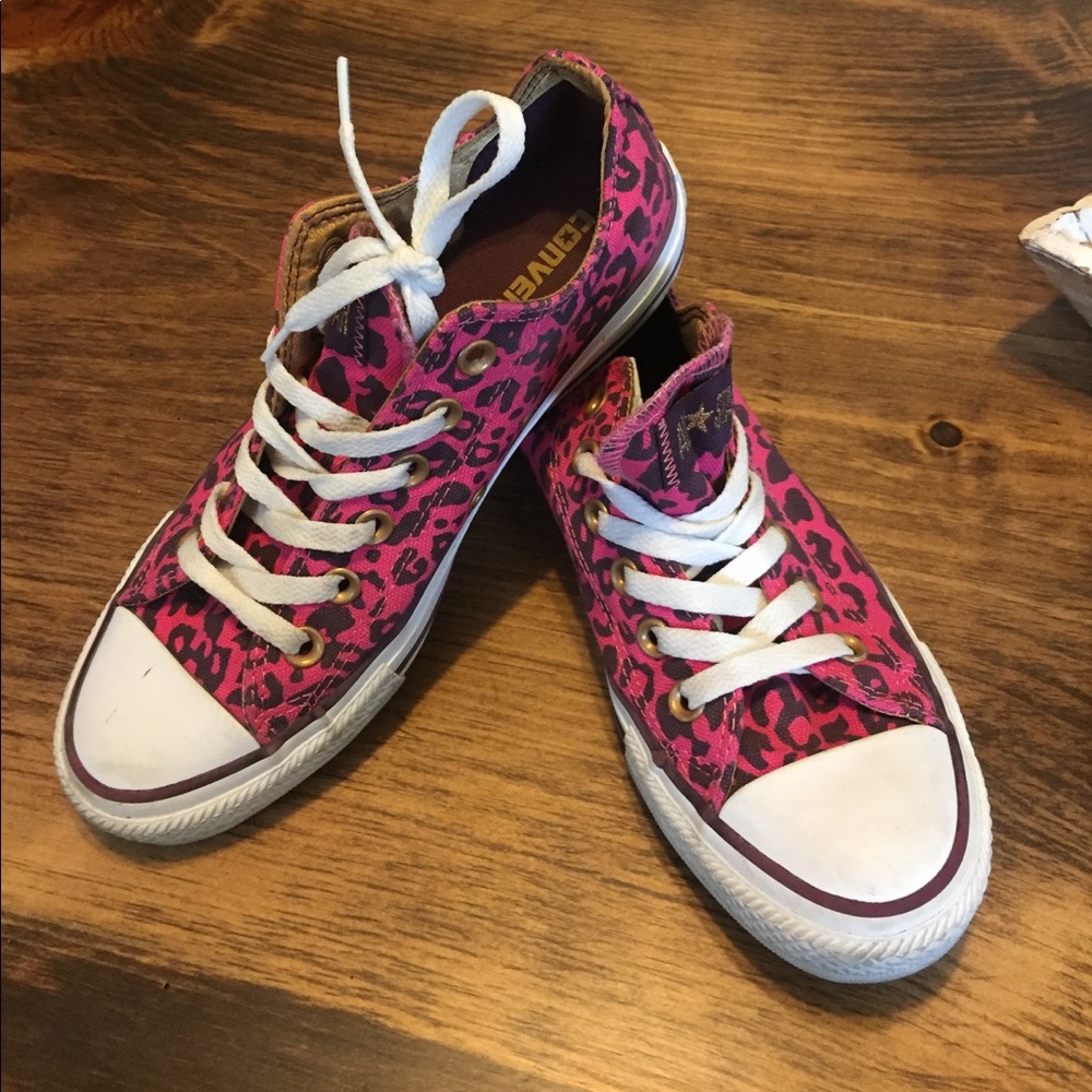 Pink leopard converse