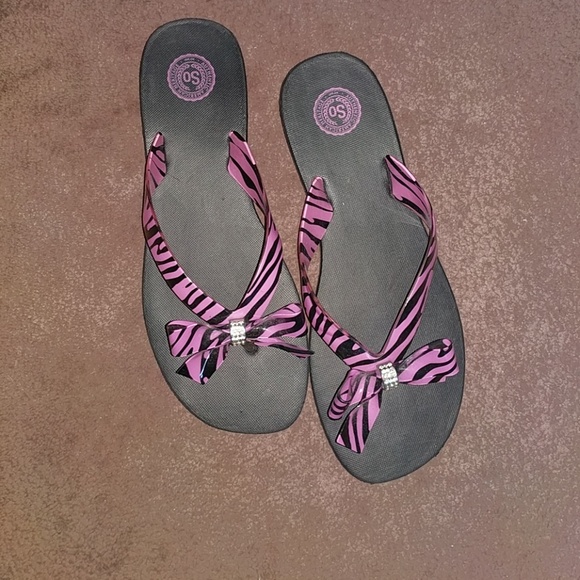 SO by kohls sandals - Picture 1 of 1