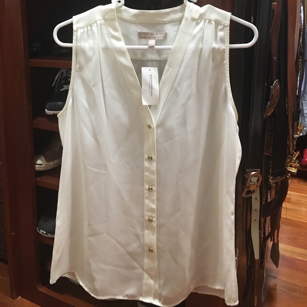 Banana republic silk top REDUCED