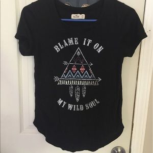 Hollister tee