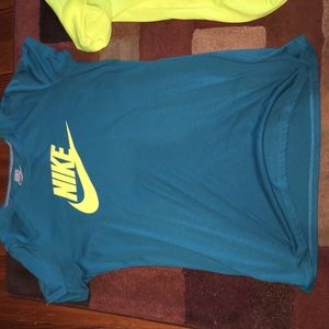 simple nike tshirt