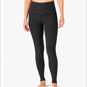 Fitted yoga leggings