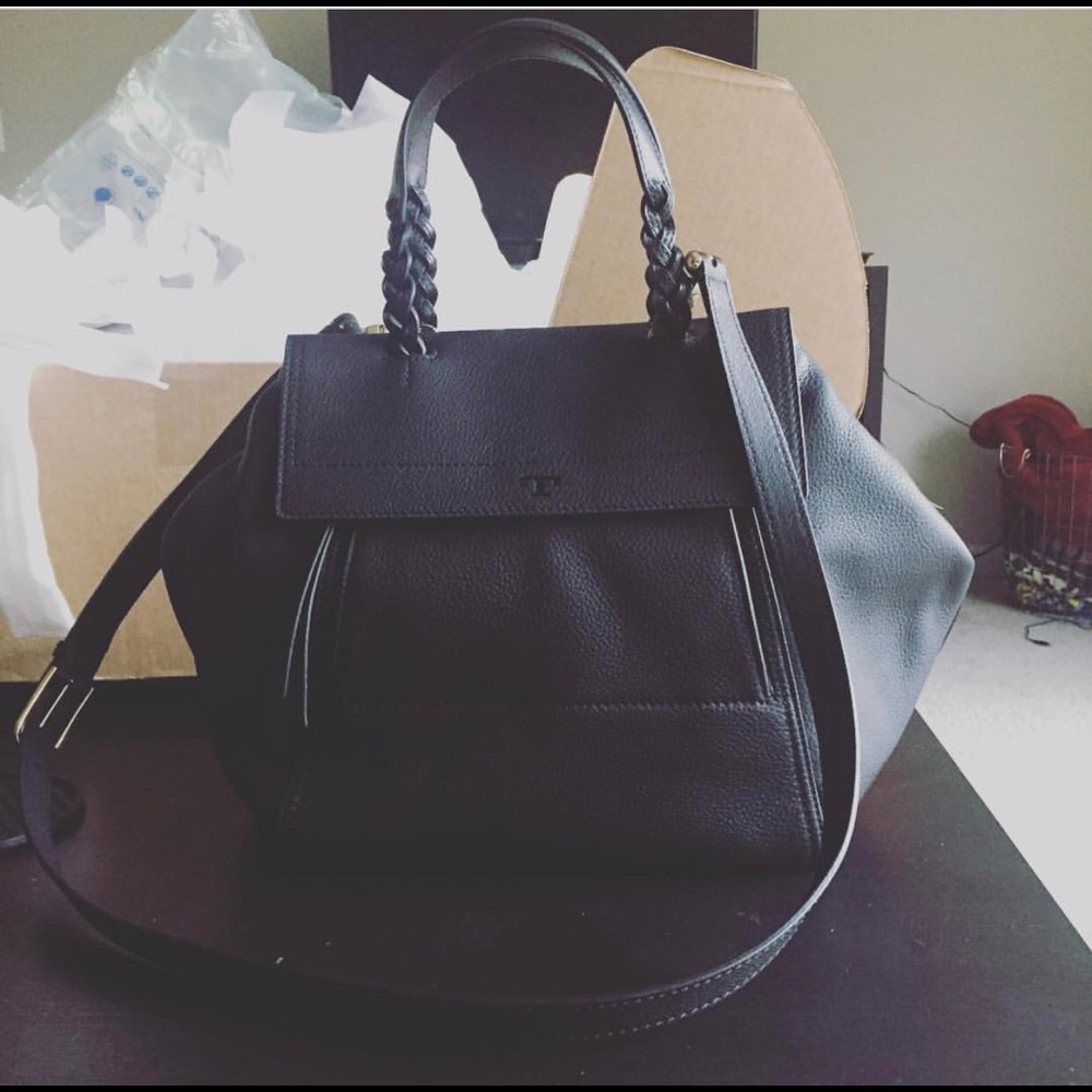 EUC Authentic Tory Burch Black half moon satchel