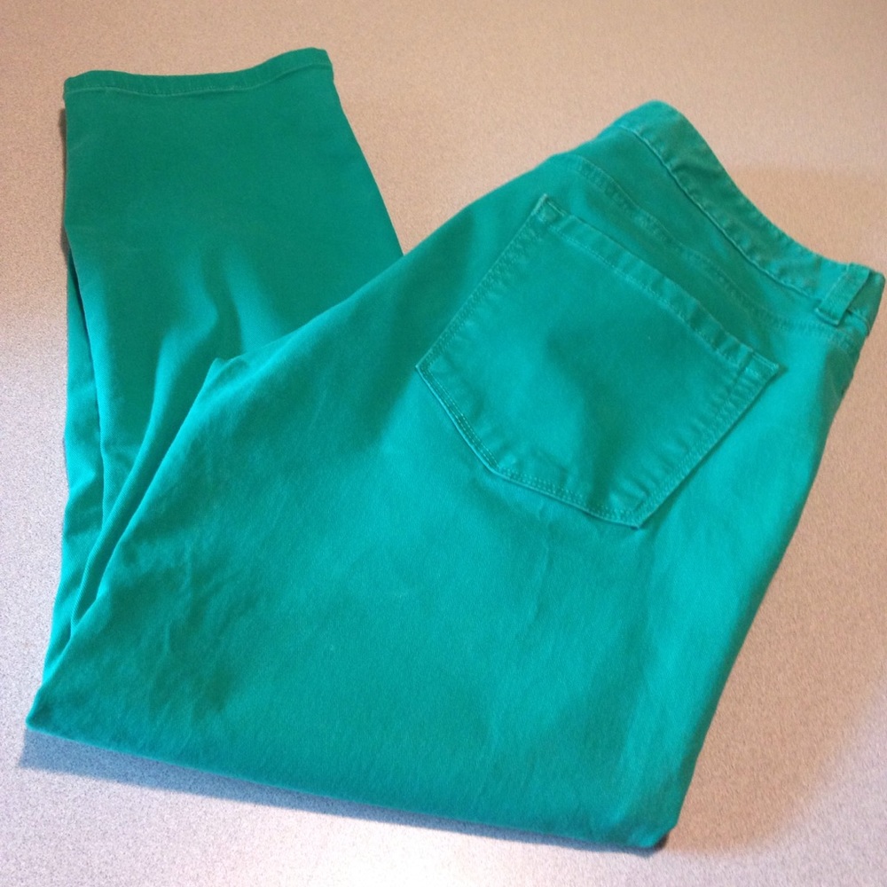The LOFT Turquoise Modern Crop Capri Jeans -Size 6