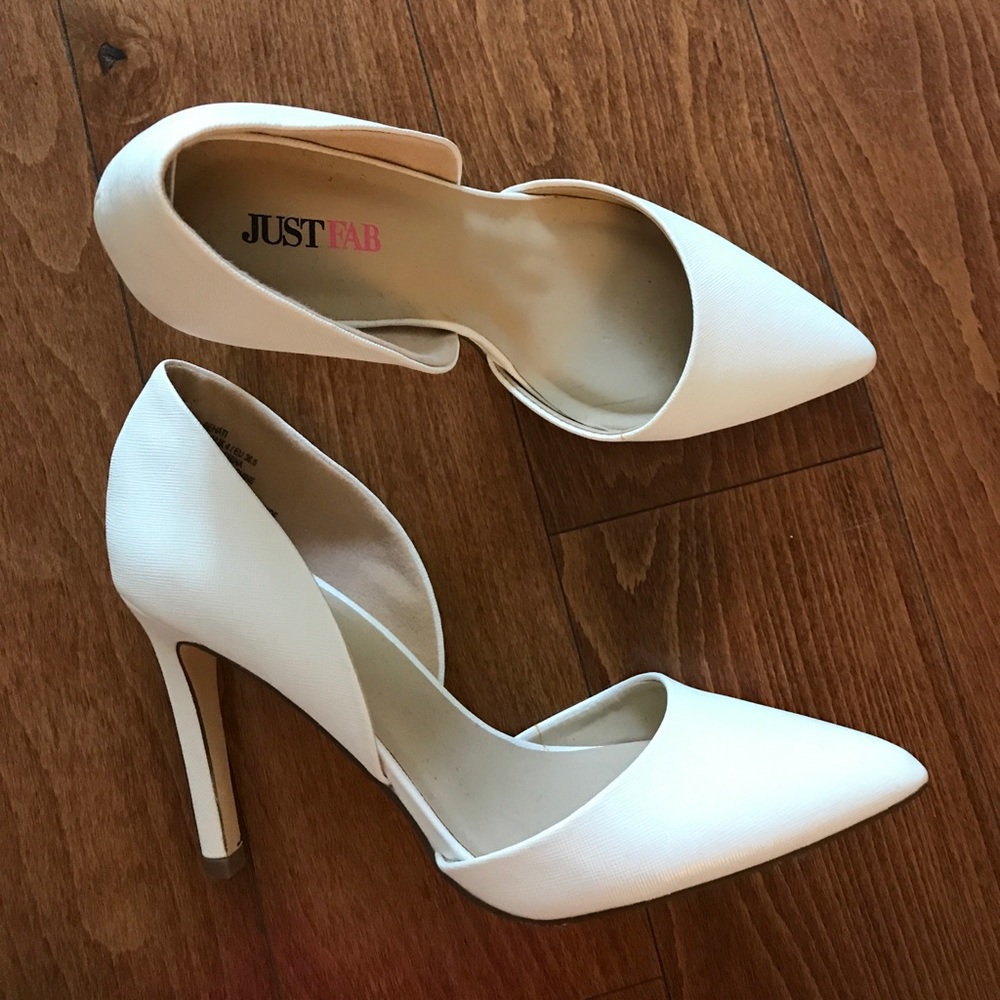 JUST FAB white heels 💕