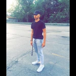 Meet your Posher, Devin