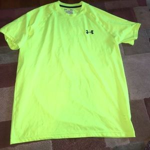 Simple under armour tshirt