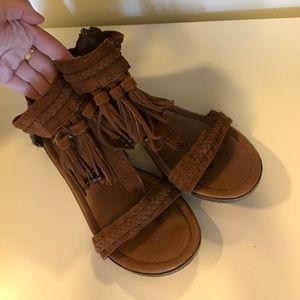 Suede Fringe Sandals (size: 8)
