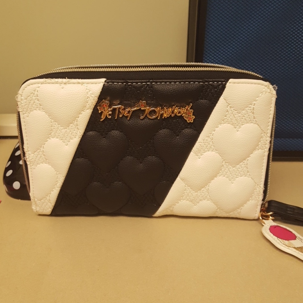 Betsey Johnson wristlet/ wallet