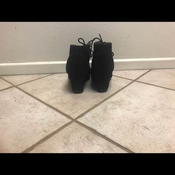 Cityclassified Black Round Toe Wedge Ankle Boot - Picture 3 of 3