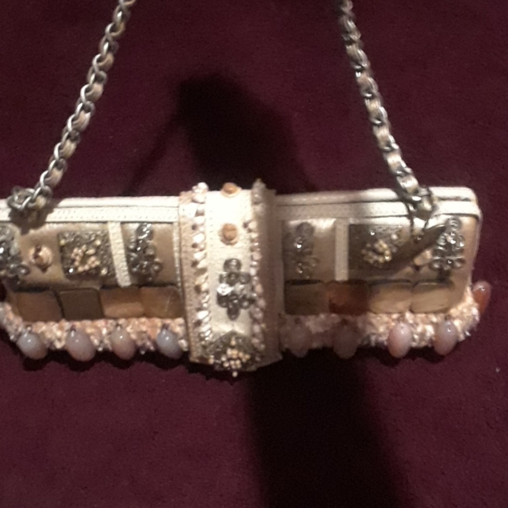 Stone Clutch e chain