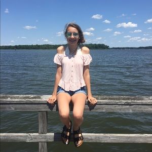 Meet your Posher, Amanda