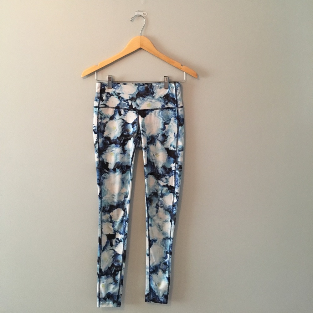 Athleta patterned leggings