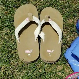 Vineyard vines flip flops sz 9