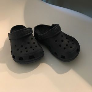 Toddler crocs