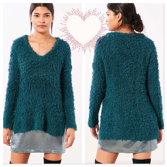 Urban Outfitters Teddy V-Neck Sweater - Picture 1 of 3