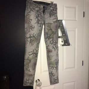 Flower power jeans...
