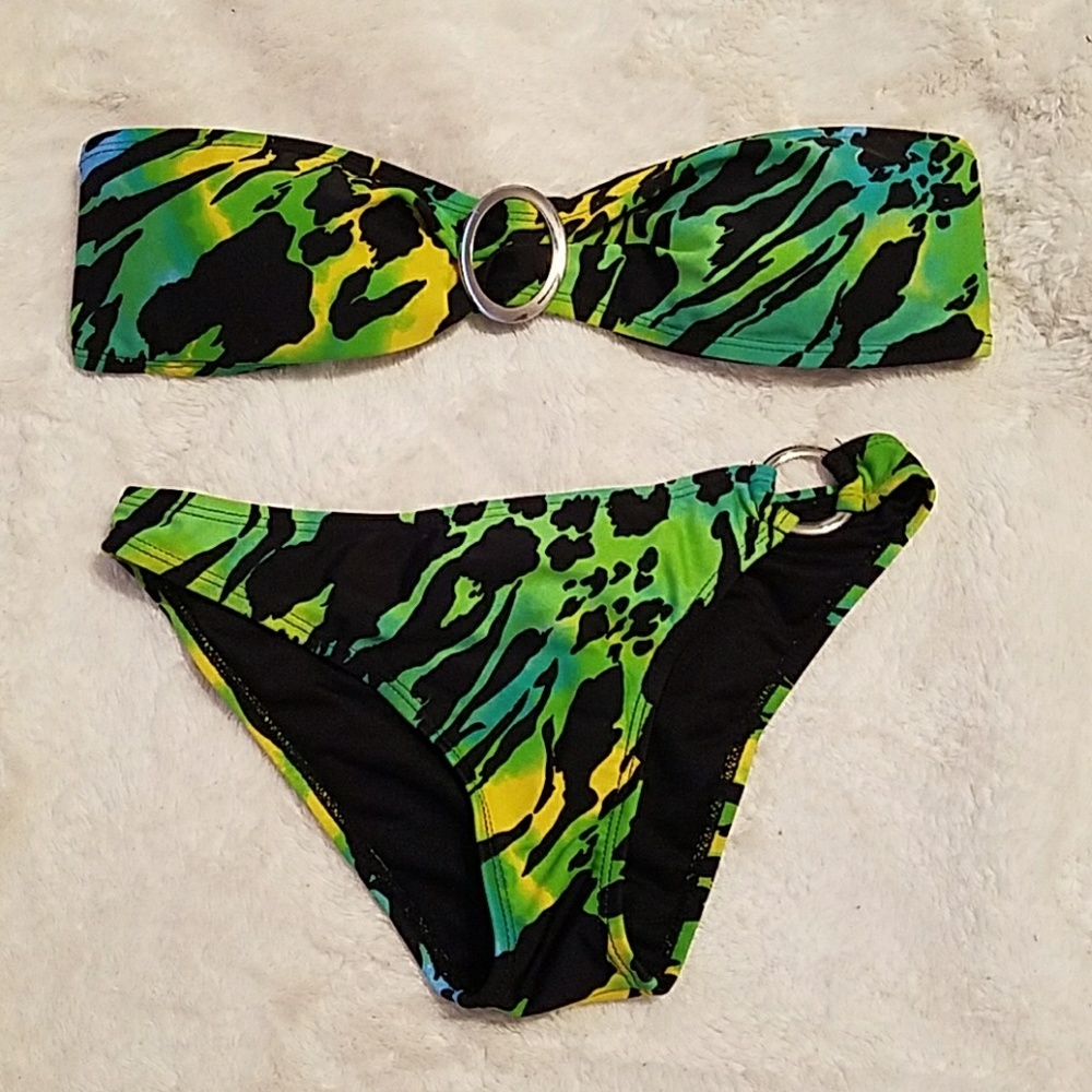 Bikini - image 1
