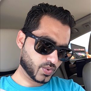 Meet your Posher, Atif