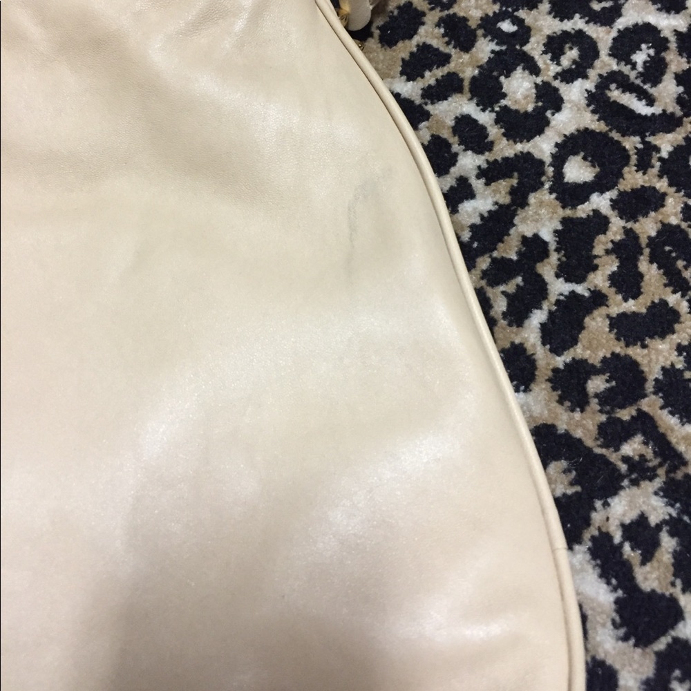Authentic Tory Burch Shoulder Bag w Studs - Picture 4 of 4