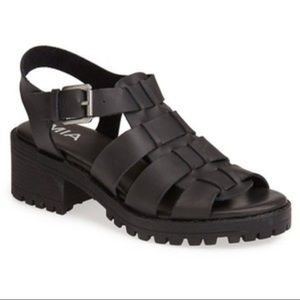 MIA arrow sandals black size 11