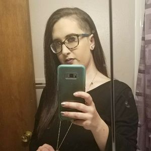 Meet your Posher, Carly