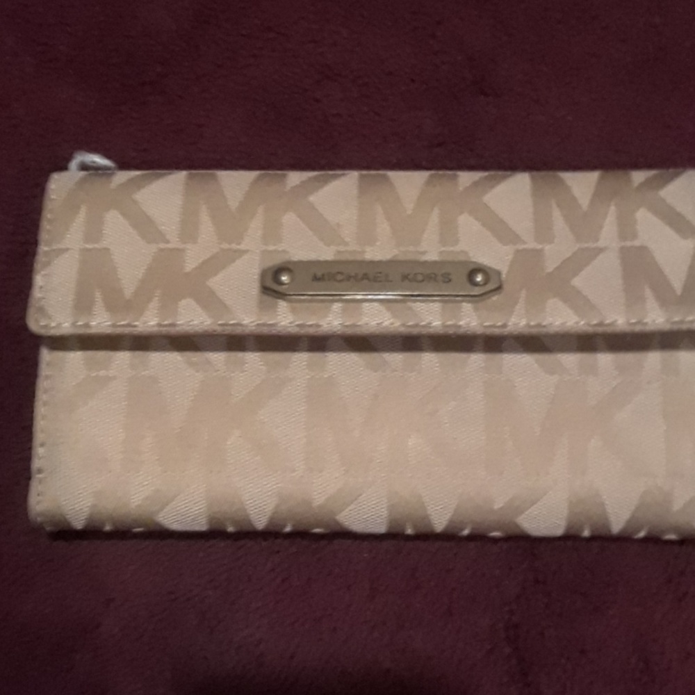 Michael Kors Waller NEVER USED