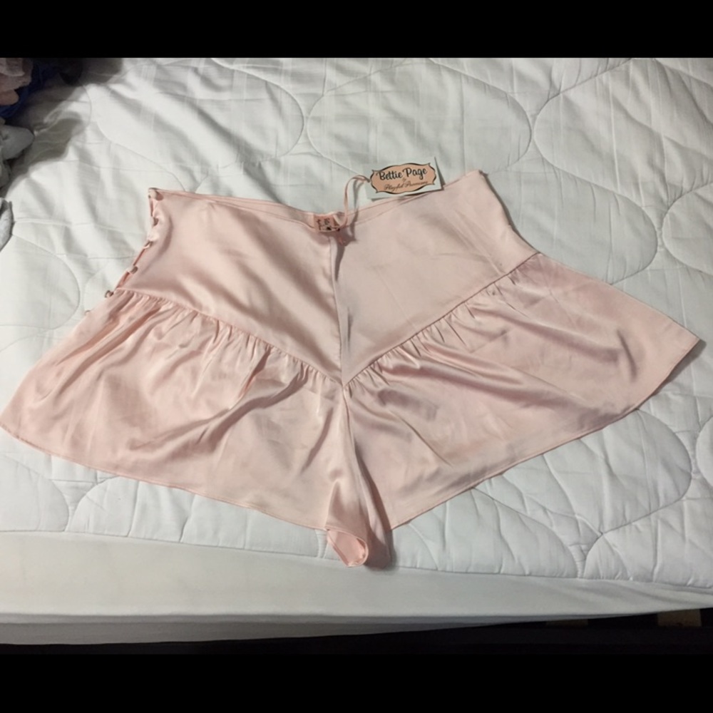 Bettie Page tap pants french knickers in peach