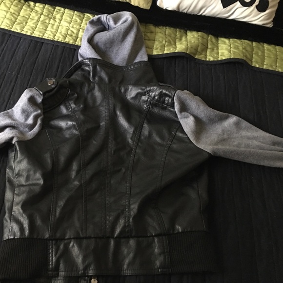 Jacket - Picture 3 of 4