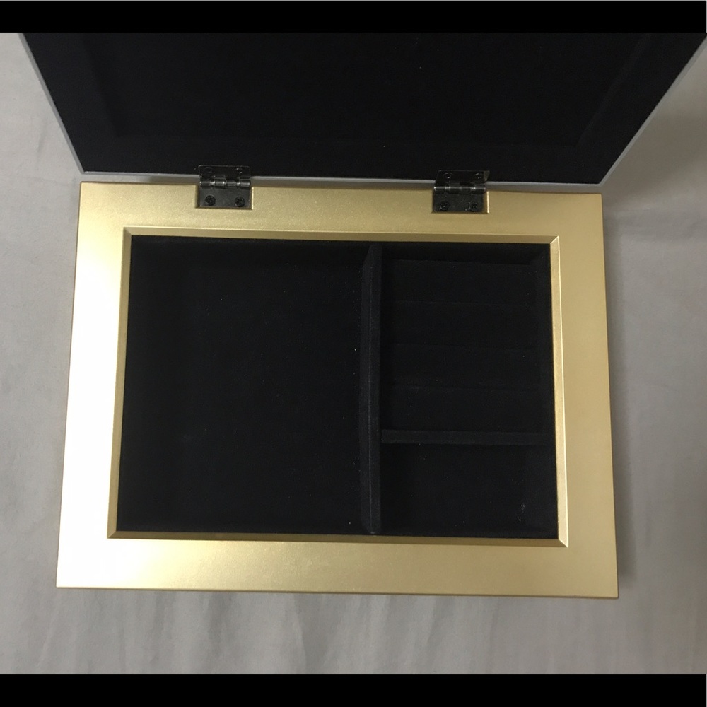 Jewelry Box - Picture 2 of 3