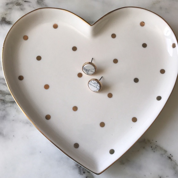 Trendy White Marble & Gold Stud Earrings - Picture 1 of 4