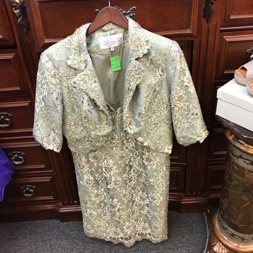 Yvonne woman's dress