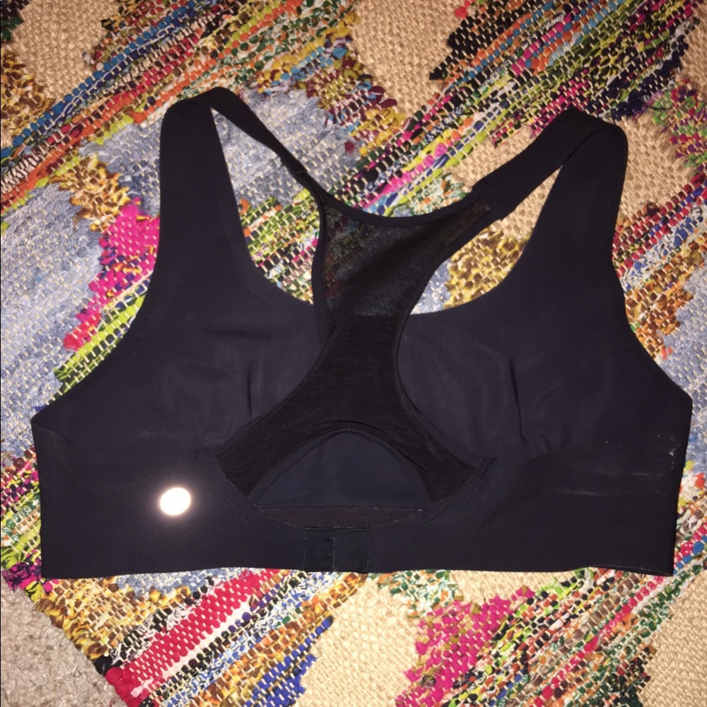 Black lululemon sports bra 🍋