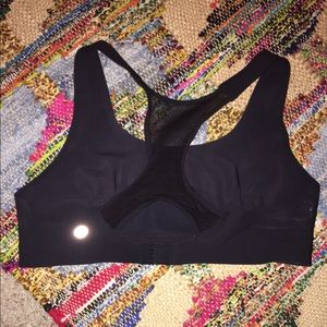 Black lululemon sports bra 🍋