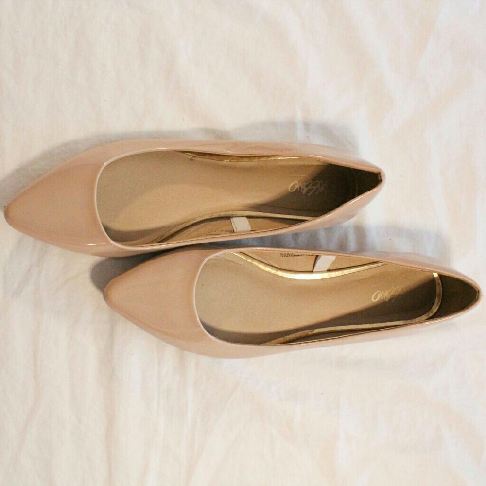 Nude flats