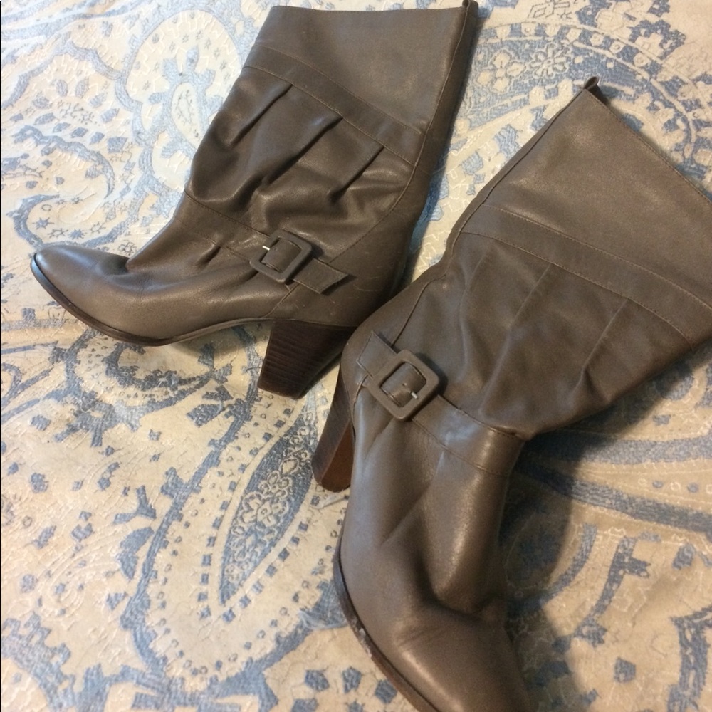 Dingo boots size 6 1/2 worn. Priced accordingly