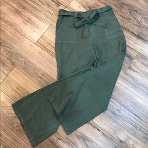 Aerie army green tie front pants