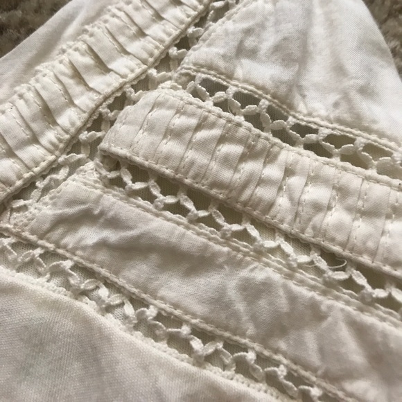 cream crochet detail American eagle tank - Picture 2 of 3