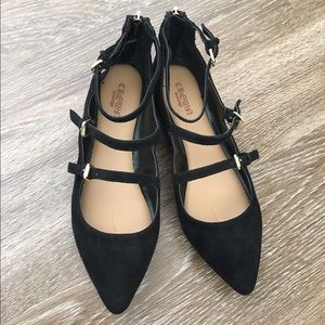 NEVER BEEN WORN CROWN VINTAGE BLACK FLATS