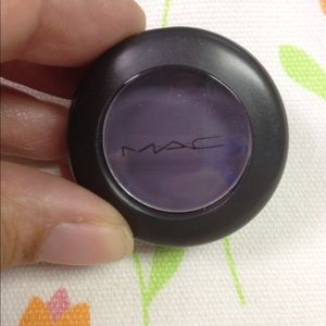 MAC eyeshadow-Poison pen