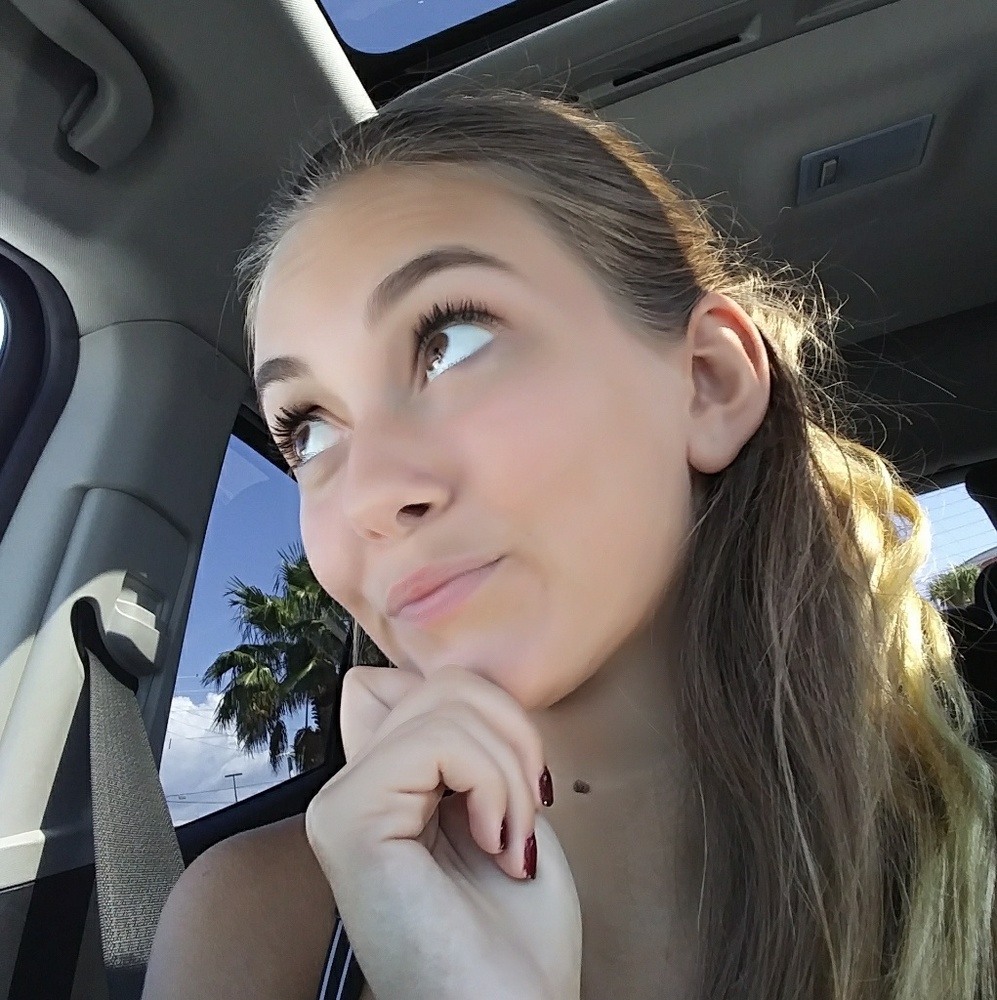 Meet your Posher, Macy