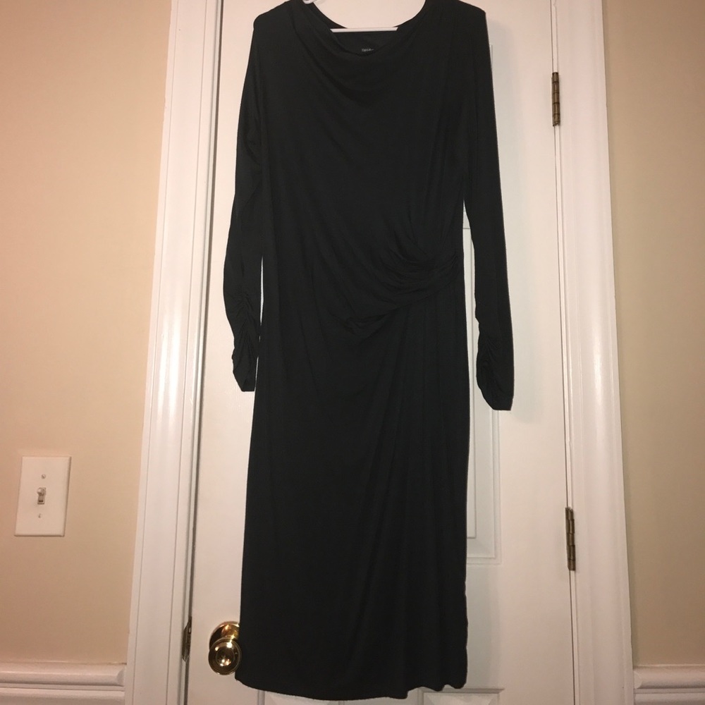 Quarter length side gathering dress