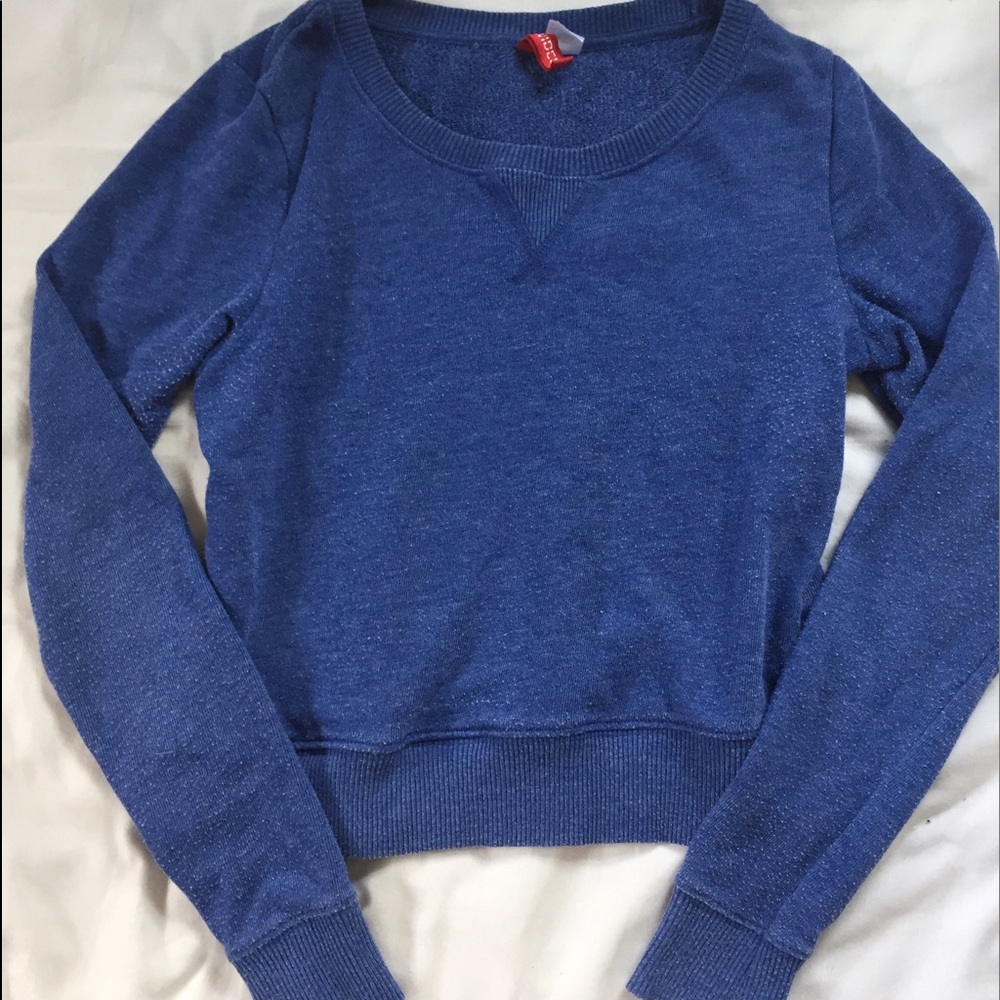 Blue slightly cropped sweater
