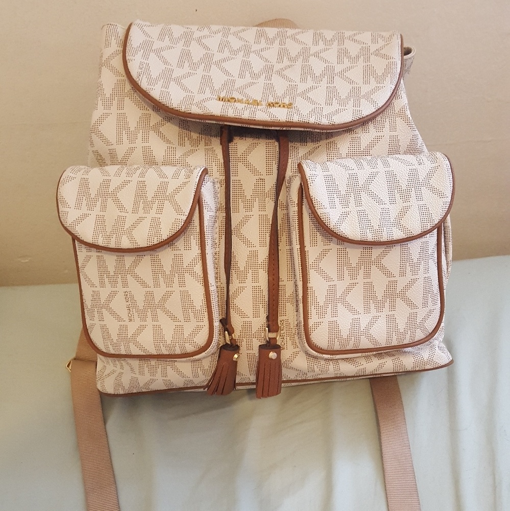 Michael Kors Signature Large Flap Backpack Vanilla