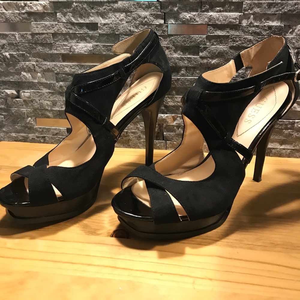 Want to make an impression!!! Black straps heels!
