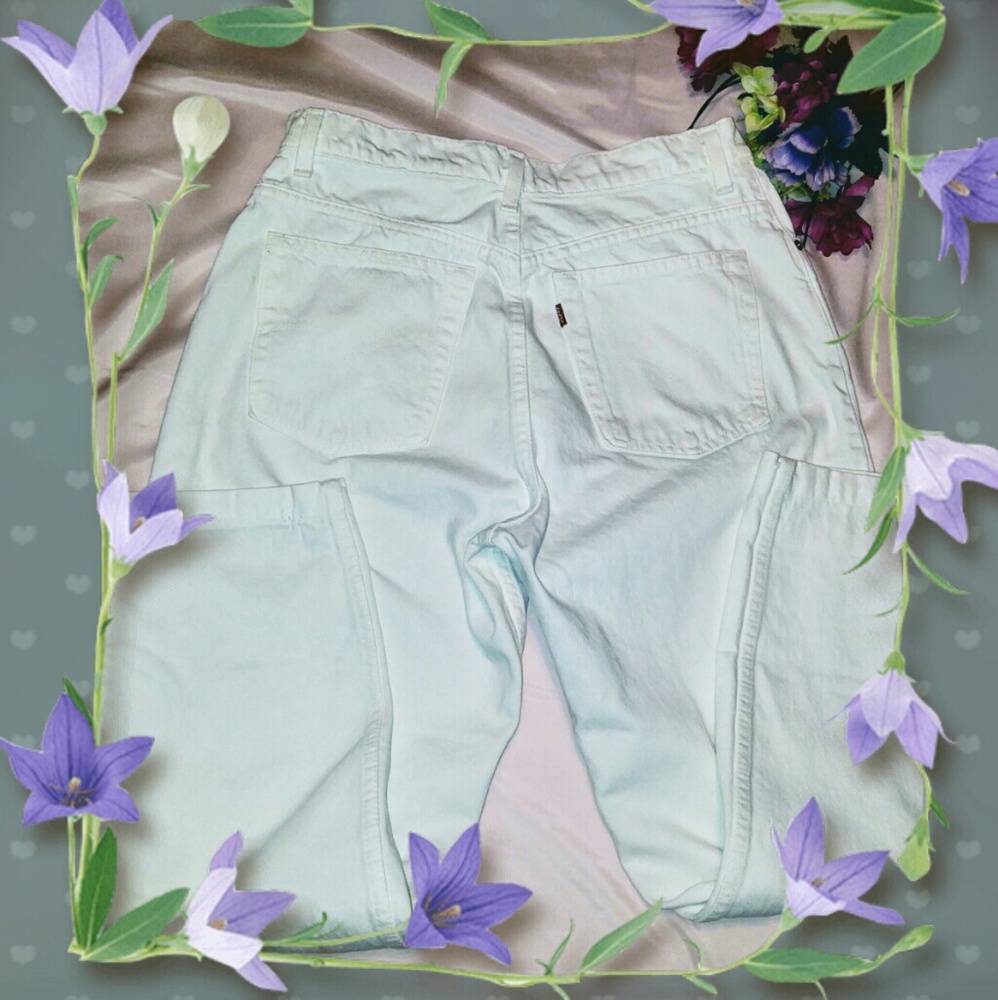 SOLD!! Gorgeous White Levi's!
