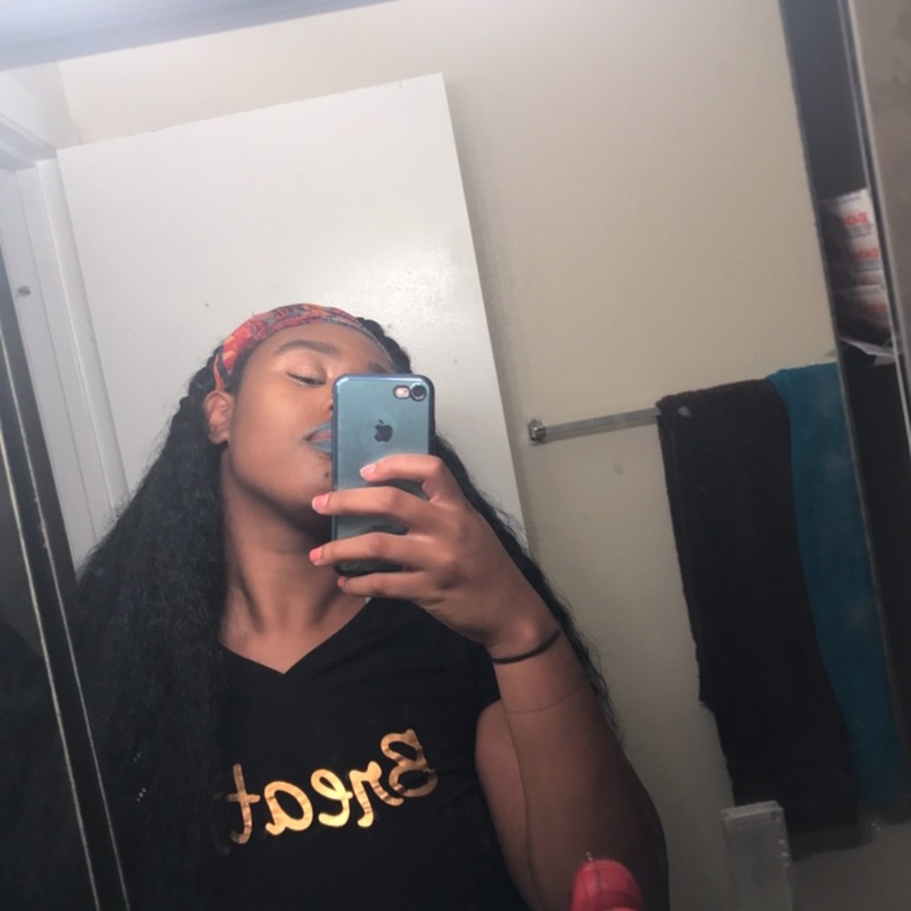 Meet your Posher, Shye